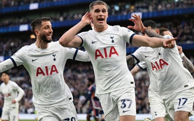 オランダ2部時代から関係者をうならせたファン・デ・フェン…当時のA代表監督が証言「あの時すでに招集を議論」