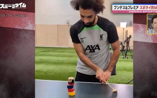 超貴重映像！？リヴァプール選手たちが「だるま落とし」にチャレンジ！何をやっても超一流→ドヤ顔リアクション