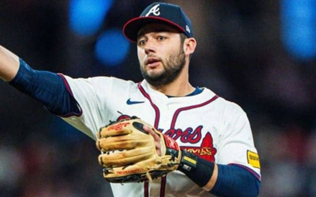 大谷翔平と仲良し内野手がまさかの“二刀流”　衝撃の3奪三振…仰天投球に「マジか」