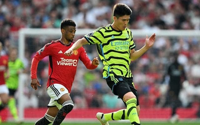 放送事故に騒然！ 耳を疑う“謎の奇声”に視聴者が仰天した瞬間「動物園かよ」「吠えてるねw」「びびった」冨安健洋出場の名門対決で突然すぎる甲高いシャウトが話題