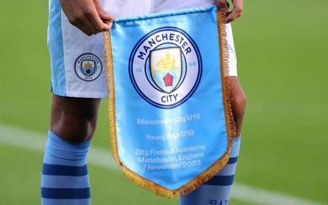 「選手が輝いて見える」「群を抜いて好き」前人未到の4連覇目前、シティが来季のホームユニフォーム発表！ 地元民お馴染みの“0161”がコンセプト