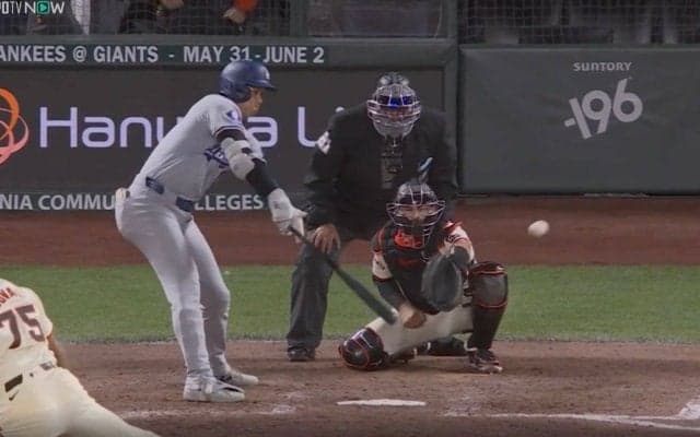 なんだ、この打ち方…！？ 大谷翔平、“変態打ち”がヤバすぎると話題に　160キロ超え豪速球を流し打ち… ファン騒然「イチローかよ」「これは安打製造機」