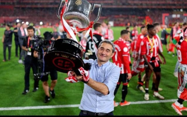 アスレティック、40年ぶりのコパ・デル・レイ優勝に導いたバルベルデ監督と2025年まで契約延長