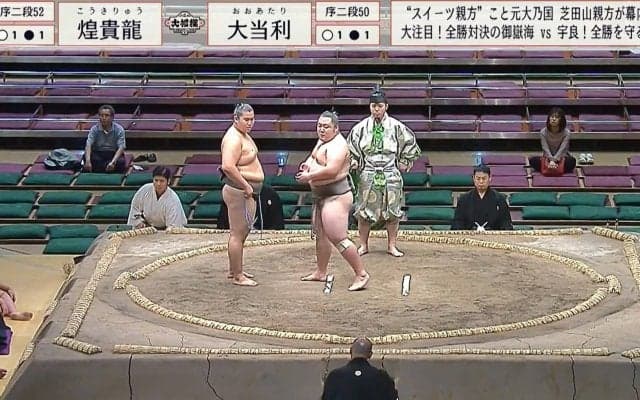 「す、すみません…」19歳巨体力士が肩をすぼめて猛省 立ち合い不成立で大恐縮の仕草にファンほっこり