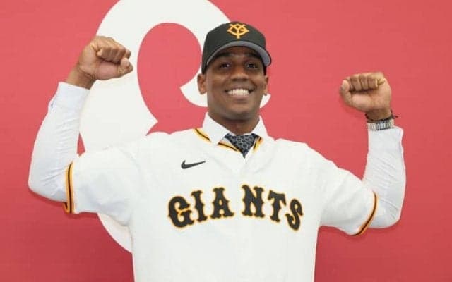 巨人の新助っ人は「実績より人柄」⁉　年俸5000万円からの「成り上がり」なるか