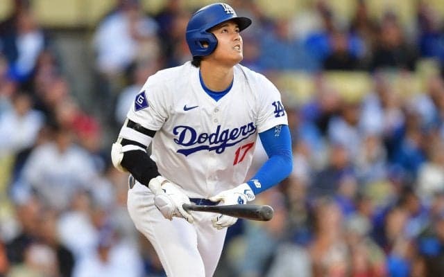 大谷翔平、今季13号2ランでリーグ本塁打単独トップ！　3試合ぶり&ベッツとの“アベック弾”に本拠地熱狂 「大谷の日」にメモリアルアーチ