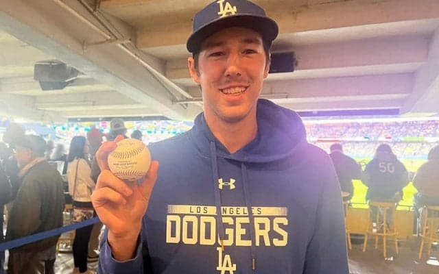 大谷13号、捕ったのは“二刀流”大学生　大谷の日の一発に衝撃「信じられない偶然」