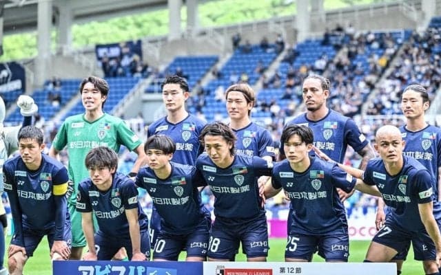 「めっちゃ可愛いすぎる」J1福岡スペシャルユニを可憐に着こなす人気アイドルに注目！「世界一ユニ似合っててかわいい」「かわいくてボタン押しちゃいました」の声