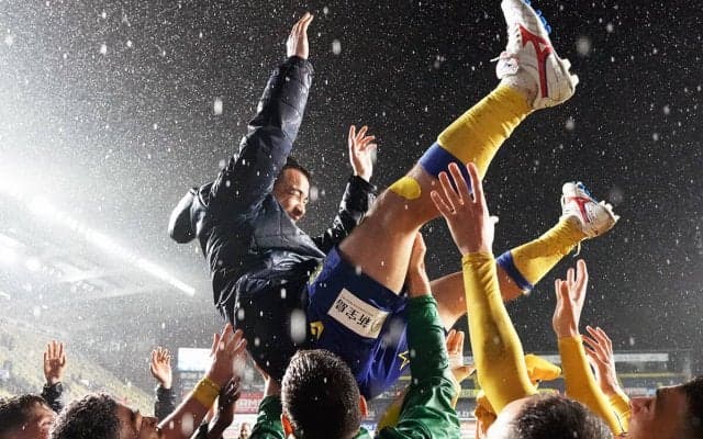 岡崎慎司は第二の人生も「ダイビングヘッド」で　サッカー人生が詰まった現役最後の51分間