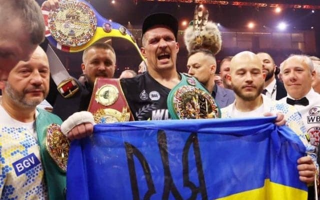 フューリー撃破のウシクが“史上初の偉業”！ 井上尚弥が君臨するPFPも議論白熱「割って入ると考えないわけにはいかない」