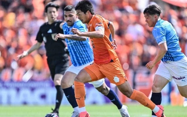 「距離感が遠くなってしまうのは望ましくないし、エスパルスらしくない」。元日本代表FW北川航也は横浜FC戦の反省をどう生かす？【連勝ストップの清水。攻撃のキーマン2人は何を思う(2)】