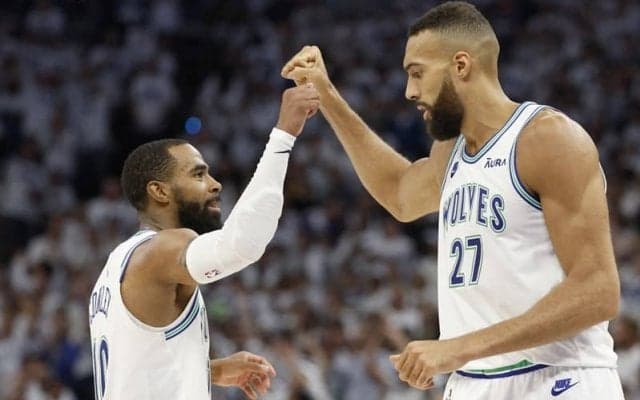 ウルブズがナゲッツに快勝して逆王手…指揮官はコンリーを「このチームにとってすべて」