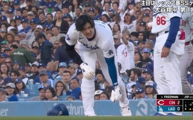 球場騒然！大谷翔平に一体、何が起こったのか…！？ 予想外のアクシデント発生→ヤバすぎる神対応が話題に　ファン騒然「さすが人格者」「聖人すぎるな」