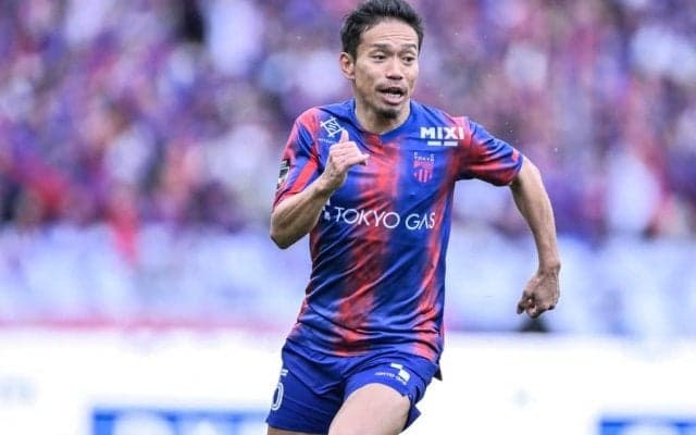 「魂入っとる！」長友佑都の“すね当て吹っ飛ばし”魂のミドル弾にファン大熱狂！「ブラボーじゃんまじで」「いいコース」「まさに魂がこもったシュートだった」の声
