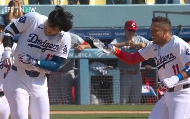 大谷翔平、移籍後初のサヨナラ打にファンも歓喜「これで今週も頑張れる」「起きててよかった」「大谷さんありがとう」ネット上ではHR時よりも大反響