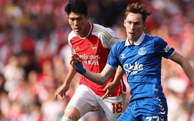 「多才ぶりを発揮」「冷静にゴールを決めた」先発フル出場、同点ゴール記録、SB＆CBでプレーした冨安健洋に現地紙が最高評価