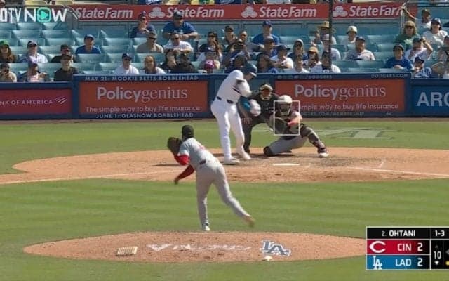 えっ？ そのボール打つ…！？ 大谷翔平、“ド変態サヨナラ打”がヤバすぎると話題に　右手一本で狙い打ち… ファン騒然「思わず声出た」「天才かな」