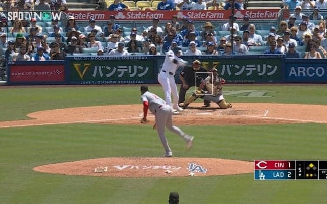 大谷翔平の打った球ならファウルでもお宝？スタンドで起きた地元ファン捨て身の大争奪戦 あわや階段で転倒危機も