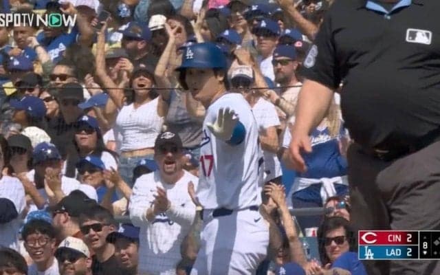 球場騒然… 大谷翔平、アクシデント発生！→とっさに見せた聖人ぶりが話題に　審判への“神対応”がヤバすぎる「さすが人格者」「これが好かれる理由」