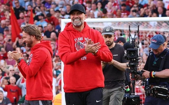 「これは奇跡」「持ってるなぁ〜」アンフィールドで初観戦の女優、試合後にまさかのクロップ監督と2ショットに成功「大大大大大大好きです！！！」