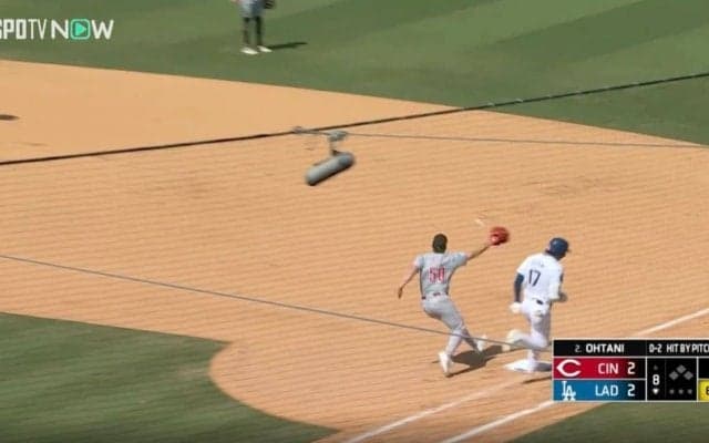 えっ？ なんで…！？ 大谷翔平、もはや人間じゃない　相手守備陣が思わず呆然… ファーストゴロ→内野安打にする瞬間「モーターついてる？」「爆速すぎるw」