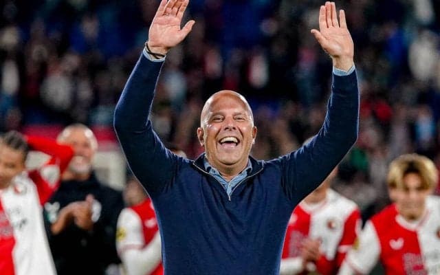 リバプールがスロット氏の新監督就任合意を発表！労働許可証取得後に正式契約へ