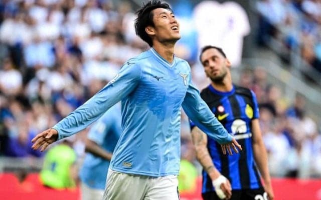 鎌田大地、王者インテル相手の鮮烈ゴールに賛辞止まず！トゥドール監督も高評価「非常に良いプレーをした」