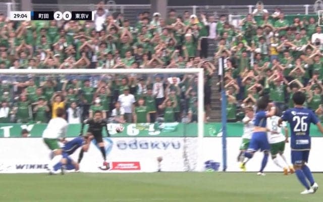 「これはずるいだろ！」町田、必殺ロングスローをおとりに使った狡猾プレー炸裂！投げ込むと思わせてスローイン→リターンパス→高精度クロスで追加点演出の瞬間「えぐいって」「警戒させてこれね」