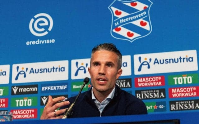 いざ初の監督業へ…ファン・ペルシ氏が所信表明「選手と共に勇気を持って前進する」