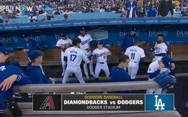 一体、何が起きた…！？ 大谷翔平、中継カメラがとらえた激レアシーン　試合前のベンチで一瞬だけ見せた“謎の動き”が話題に　ファン騒然 「可愛すぎるw」「テンション高すぎ」