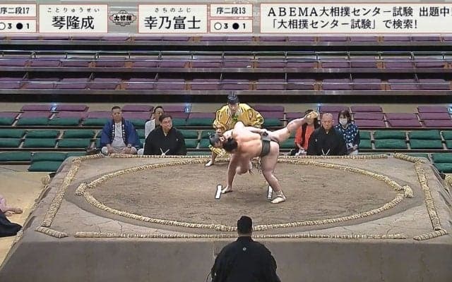 18歳爽やか力士の豪快投げが炸裂した瞬間！甘いマスクとワイルドなギャップにファンうっとり「すげー！」