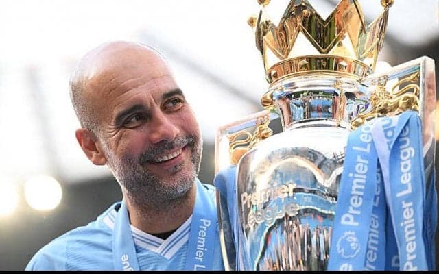 グアルディオラ監督がプレミア最優秀監督を受賞！2年連続の受賞も「他の指揮官と分かち合いたい」