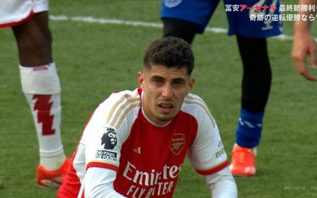 “男泣き”は反則だって…アーセナル・ファンが心を打たれ“もらい泣き”した瞬間「普段は飄々としてるのに…」「つられて涙が溢れてきた」