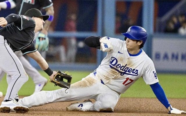 【MLB】大谷翔平、打って走ってまた破けた　2盗塁の“激走”でユニフォームがボロボロ……