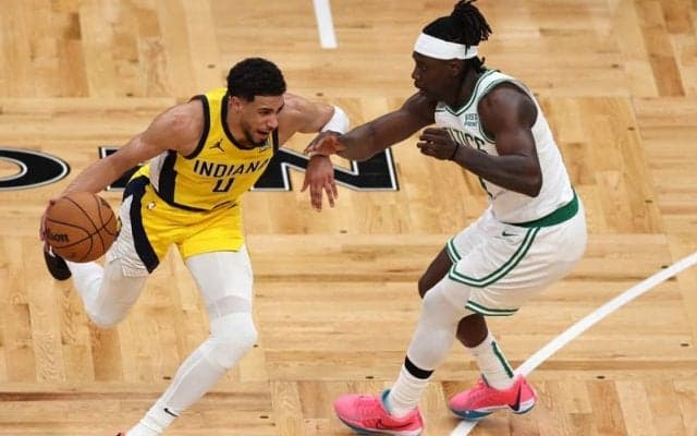 終盤のミスでシリーズ初戦を落としたペイサーズのハリバートン「原因は自分たちにある」