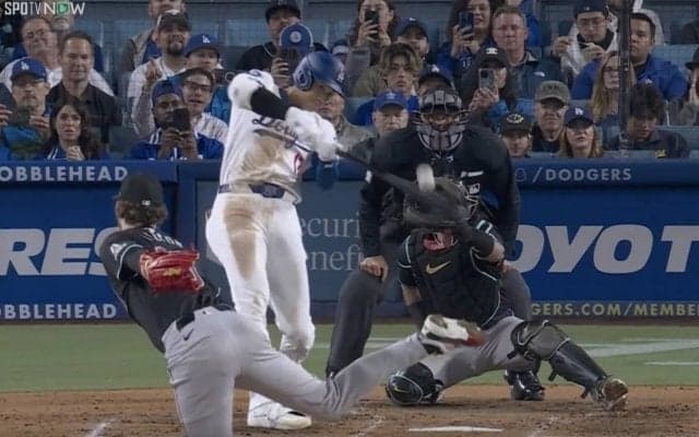 衝撃の爆音！大谷翔平、あそこまでよく飛ばしたな　球場が揺れる… “ホームラン未遂”の特大飛球にファン騒然「バット折れないのか」「普通は外野まで飛ばない」