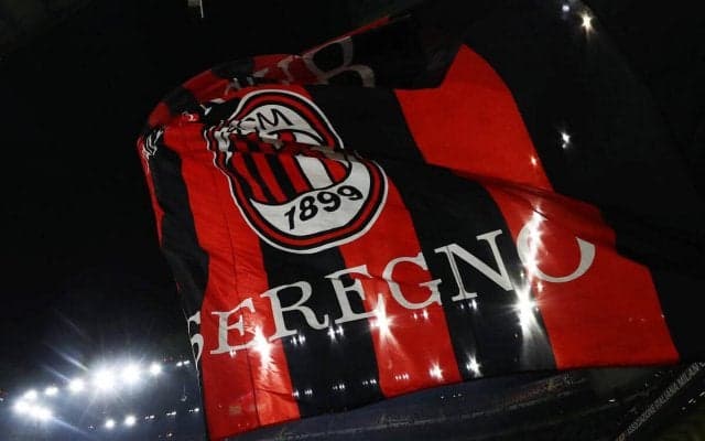 「これぞミラン」「シンプルで非常に良い」ミランが新ホームユニフォーム発表！125年の歴史をリスペクトした伝統的な赤黒ストライプ「神懸っている」