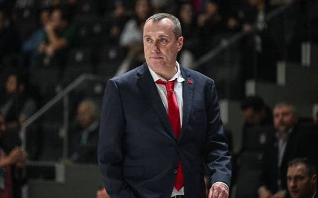 川崎が元チェコ代表指揮官の就任を発表「やってみせます」初の外国人HC誕生