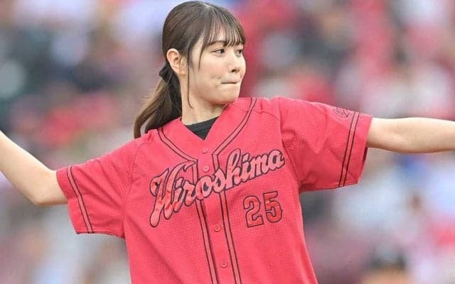 始球式の19歳美女が「めっちゃ可愛い！」　父は元右腕…SNSで感想綴る「貴重な体験」