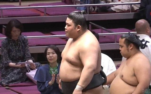 伯桜鵬の“かわいすぎる”化粧まわしにファン騒然 “令和の怪物”とのギャップに「か、かわいい」驚きの声