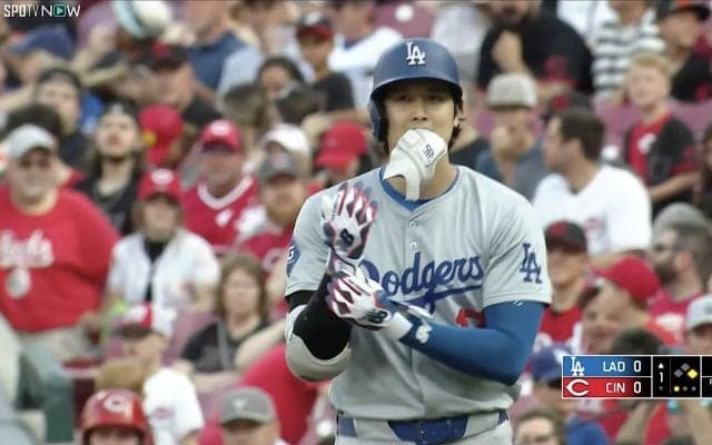 大谷翔平 5打数無安打1打点&6戦ノーアーチ、打率.340で首位打者陥落も　5打席目は好機で凡退し悔しい表情見せる…ドジャースは3連敗