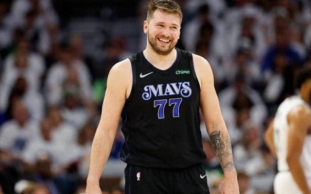 後半から接戦に持ち込んだマブスがウルブズを1点差で撃破…ドンチッチの劇的3Pが決勝点に