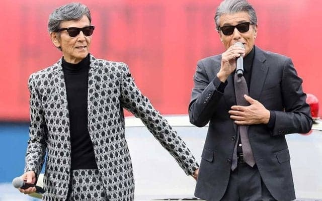 72歳の“完璧投球”に場内どよめき　選手もビックリの軽やかフォーム…チアも雰囲気一変