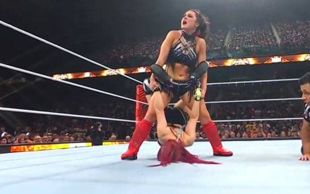 日本人女子レスラー、“悶絶”固めの餌食 レアな技に「なに固め？」「これはえぐい」ファン騒然