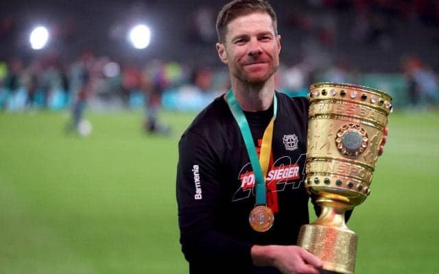 国内無敗で2冠達成のレバークーゼン、シャビ・アロンソ監督は誇らしげ「大成功の物語」