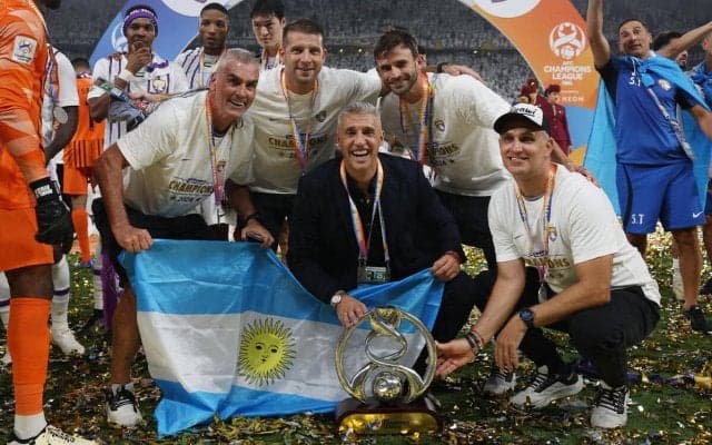 「常に我々は劣勢な立場」強豪を退けた末のアジアの頂点、就任半年のクレスポ監督が回想「最初は誰も信じてくれなかった」