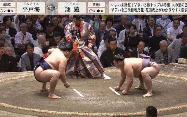 立ち合いの“ロケットスタート”が半端ない…敗れた力士の衝撃落下に騒然「すっごい飛んだ」「めっちゃ強い」