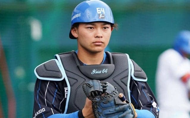 盗塁王を“制圧”…ハム23歳が「えぐいわ」　爆肩スローにファン驚愕「化け物」