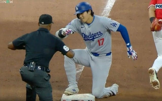 球場騒然！何かがおかしい… 大谷翔平に“異変”が起きた…！ 負傷しながら激走→満身創痍で三塁へ到達　“執念のプレー”にファン騒然「大丈夫かよ…」「嫌な予感しかない」