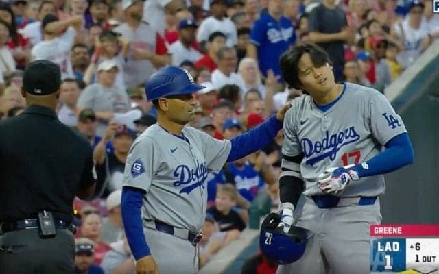 えっ？ 記憶が飛んだ…！？ 大谷翔平に一体、何が起きた…？ 頭部に“超高速ボール”が直撃するアクシデント発生　ファン騒然「危ねっ！」「普通に事故だろ」